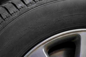 Small Cracks in Tyre Sidewall: Safe or Dangerous, Complete Guideline